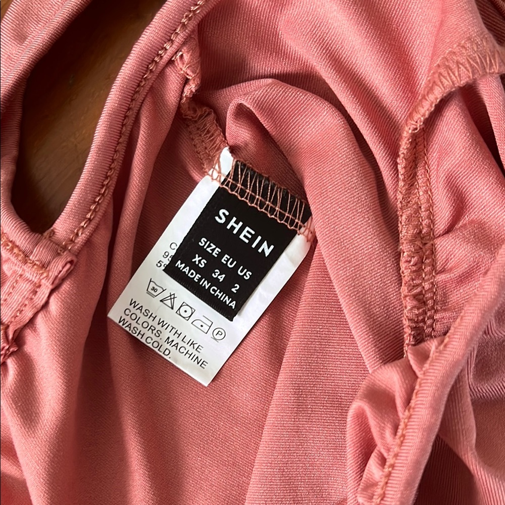 Pink Ruched Crop Top - Picture 3 of 3